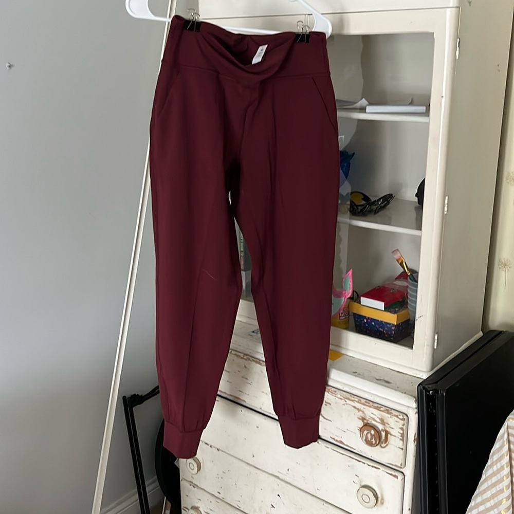 Lululemon joggers size 10